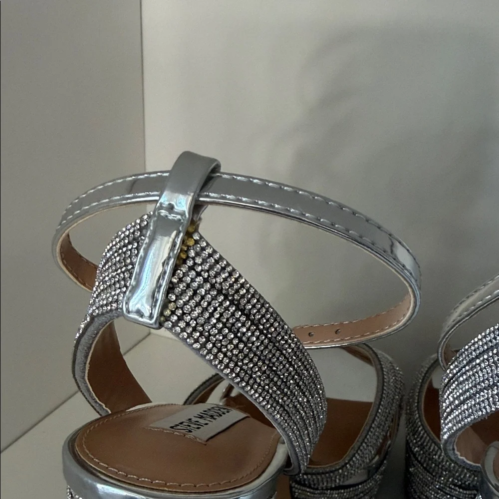 STEVE MADDEN Silver Sparkle Platform Block Heel Sandals